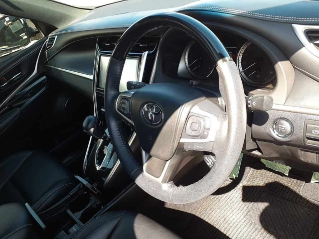 TOYOTA HARRIER 2018