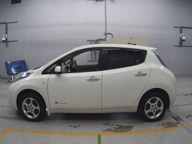 NISSAN LEAF 2011