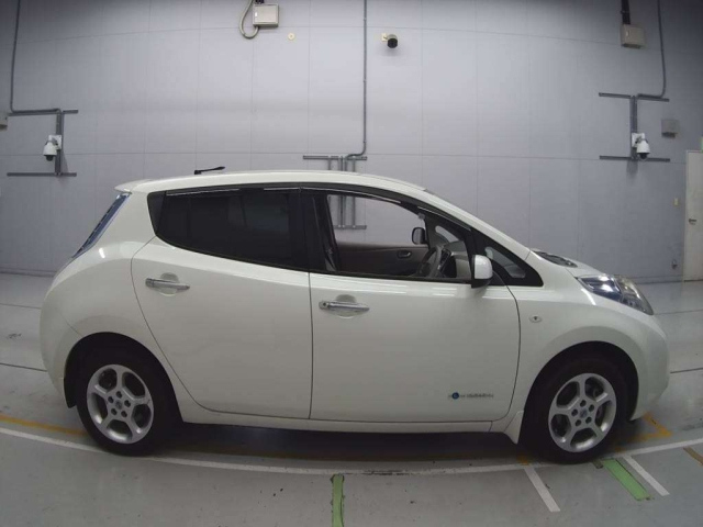 NISSAN LEAF 2011