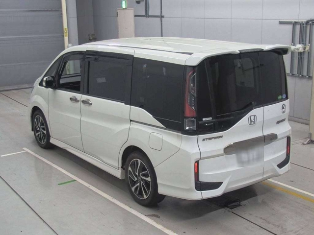 HONDA STEP WAGON 2016
