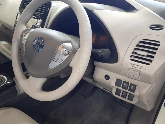 NISSAN LEAF 2011