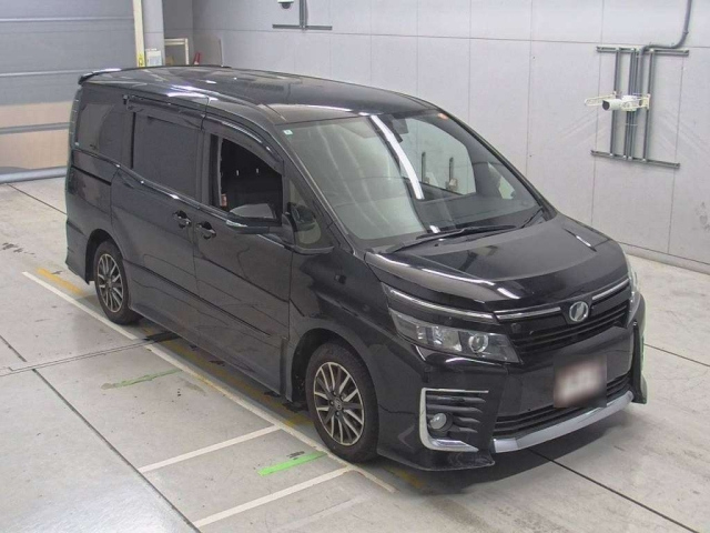 TOYOTA VOXY 2016