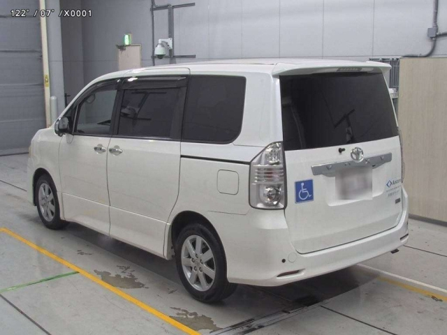 TOYOTA VOXY 2008