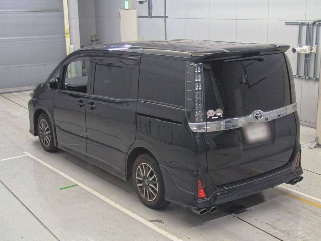 TOYOTA VOXY 2016