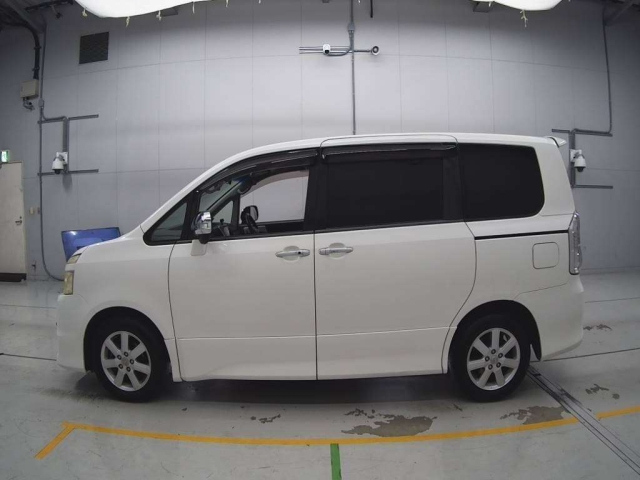 TOYOTA VOXY 2008