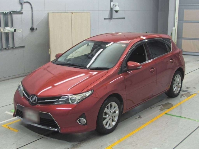 TOYOTA AURIS 2012
