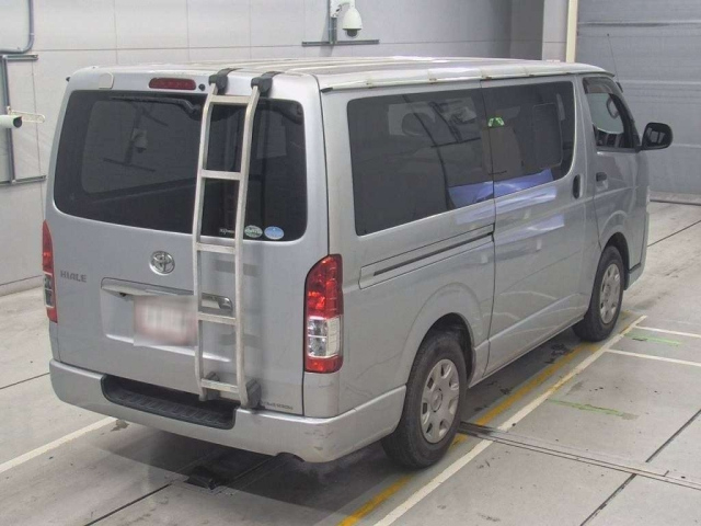 TOYOTA HIACE VAN 2013