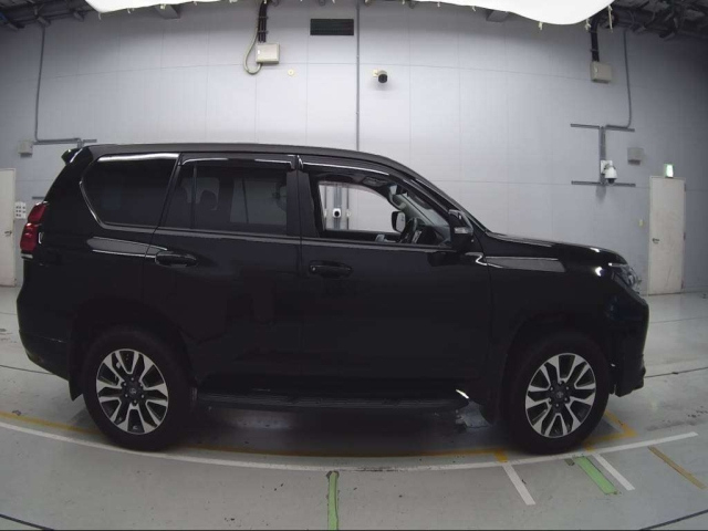 TOYOTA LAND CRUISER PRADO 2021