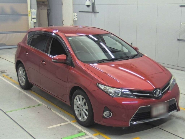 TOYOTA AURIS 2012