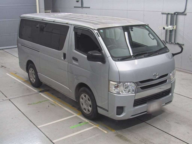 TOYOTA HIACE VAN 2013