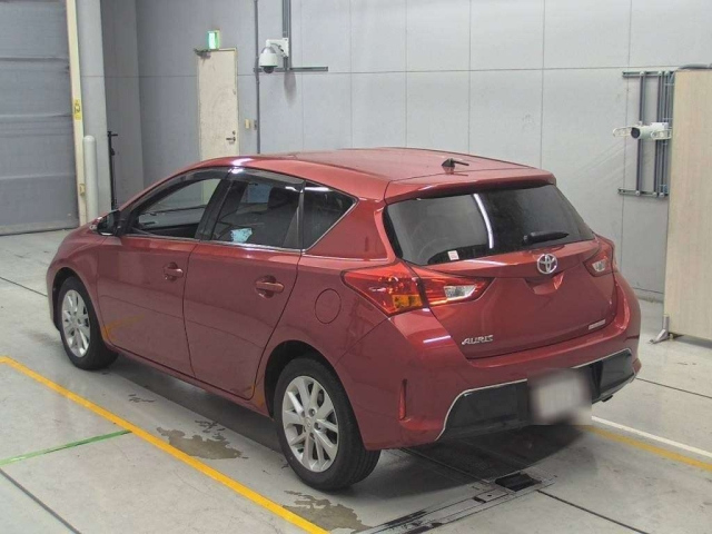 TOYOTA AURIS 2012