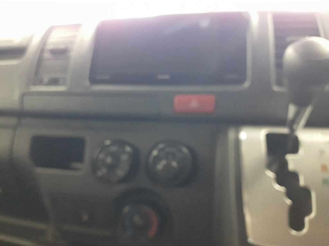 TOYOTA HIACE VAN 2013