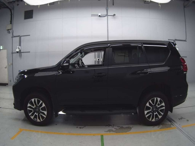 TOYOTA LAND CRUISER PRADO 2021