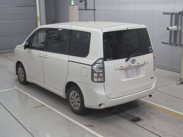 TOYOTA VOXY 2012