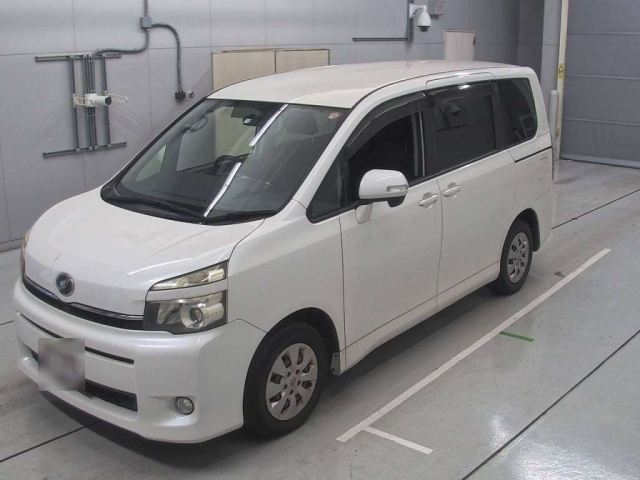 TOYOTA VOXY 2012