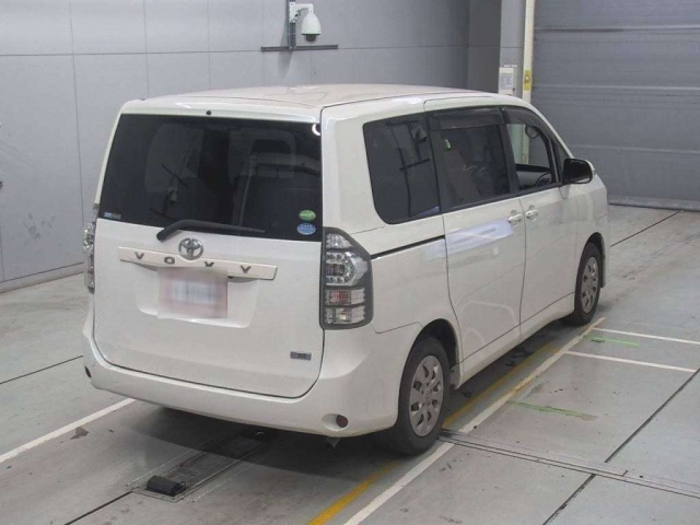TOYOTA VOXY 2012