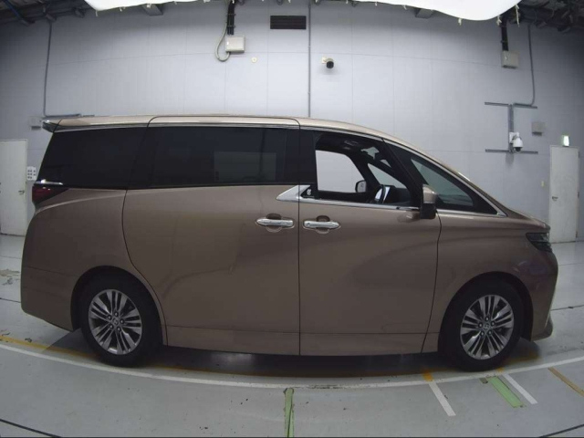 TOYOTA ALPHARD 2024