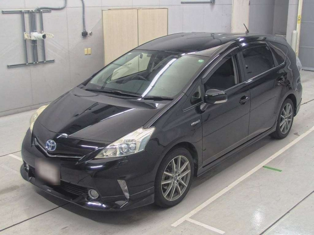 TOYOTA PRIUS ALPHA 2012