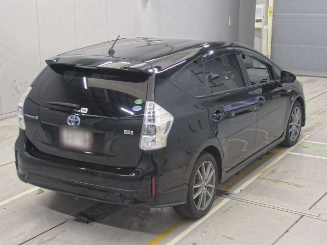 TOYOTA PRIUS ALPHA 2012