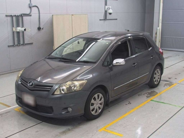 TOYOTA AURIS 2011