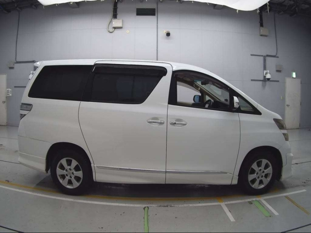 TOYOTA VELLFIRE 2010