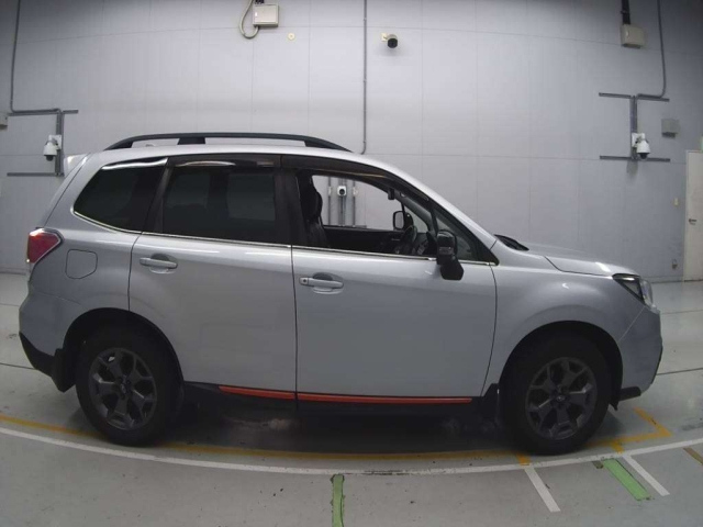SUBARU FORESTER 2017