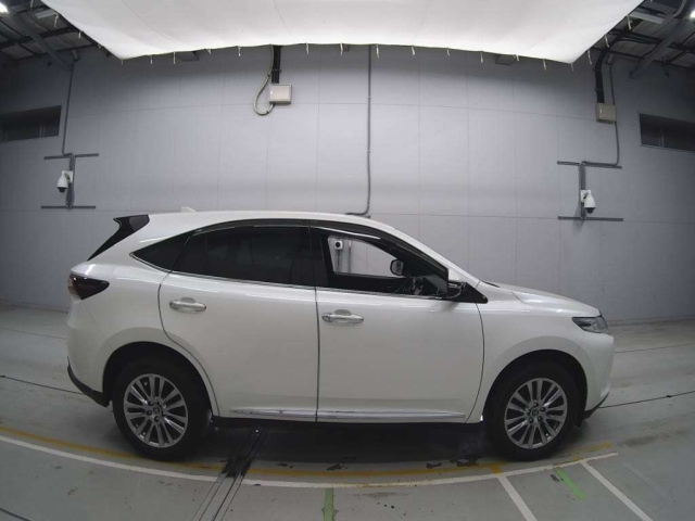 TOYOTA HARRIER 2018