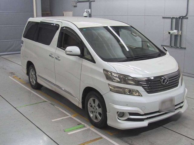 TOYOTA VELLFIRE 2010