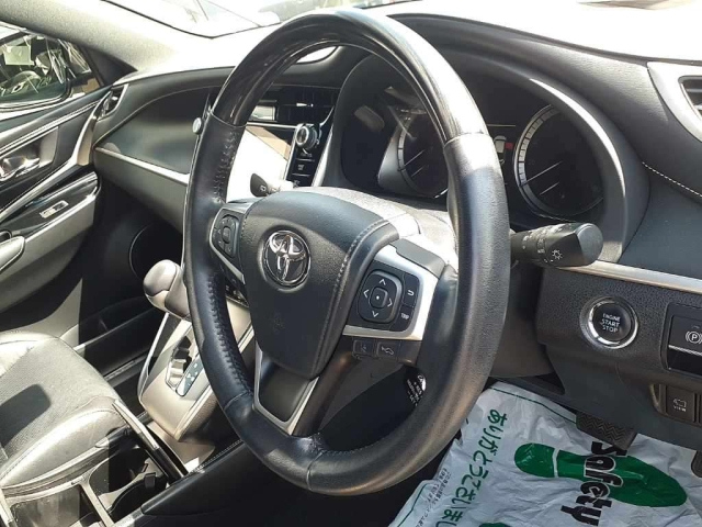 TOYOTA HARRIER 2018