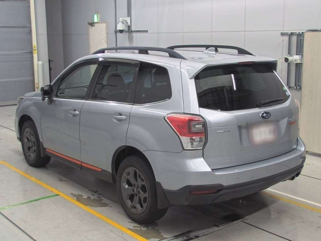 SUBARU FORESTER 2017