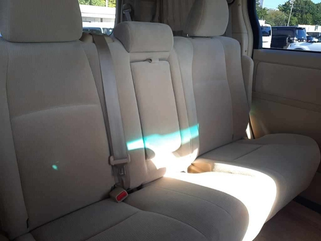 TOYOTA VELLFIRE 2010