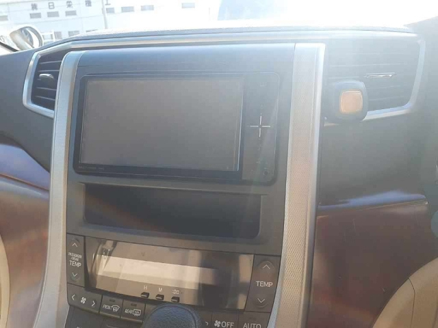 TOYOTA VELLFIRE 2010