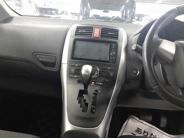TOYOTA AURIS 2011