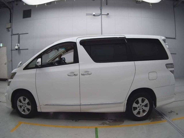 TOYOTA VELLFIRE 2010