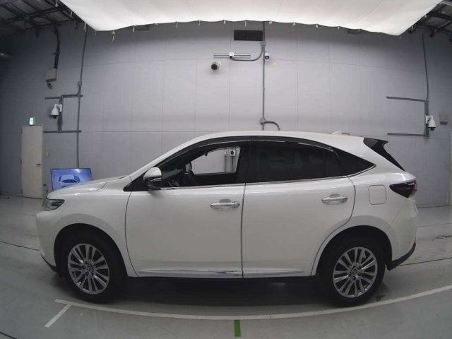 TOYOTA HARRIER 2018