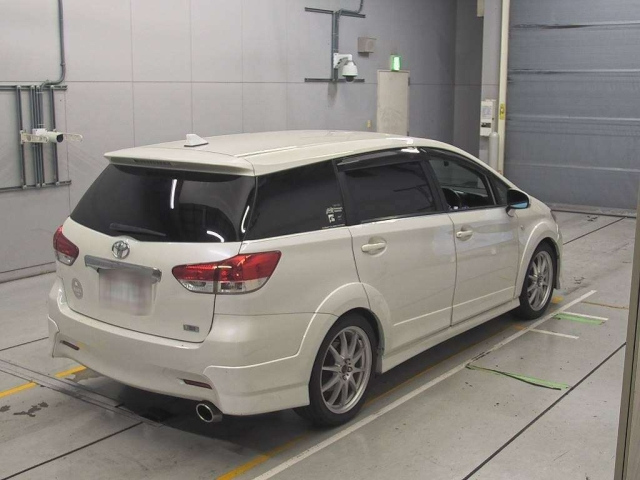 TOYOTA WISH 2010