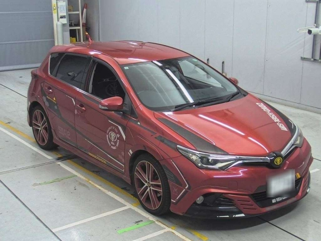 TOYOTA AURIS 2015