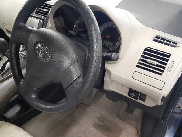 TOYOTA AURIS 2008