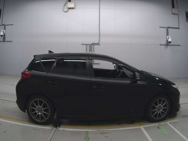 TOYOTA AURIS 2013