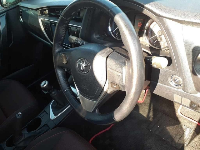 TOYOTA AURIS 2013