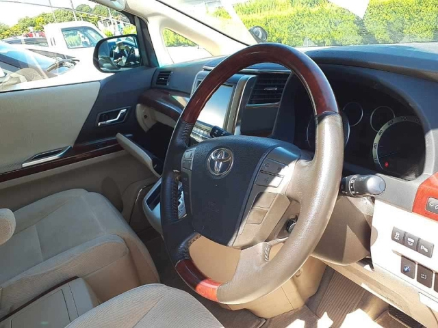 TOYOTA VELLFIRE 2008