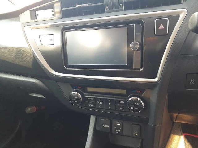 TOYOTA AURIS 2013