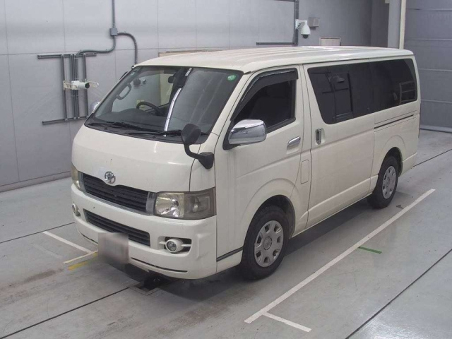 TOYOTA HIACE VAN 2009