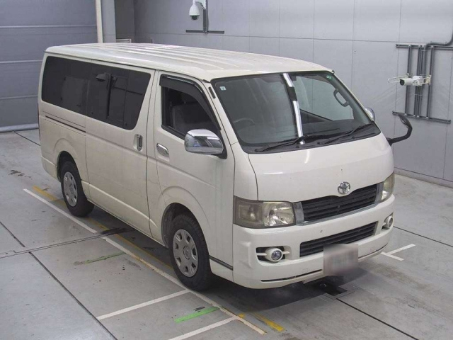 TOYOTA HIACE VAN 2009