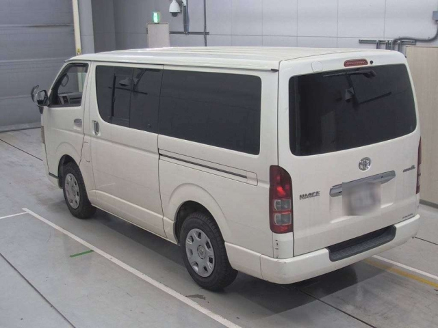 TOYOTA HIACE VAN 2009