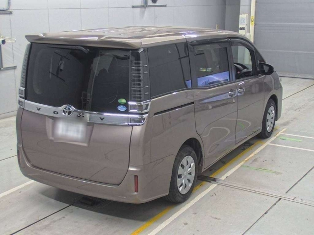 TOYOTA VOXY 2018