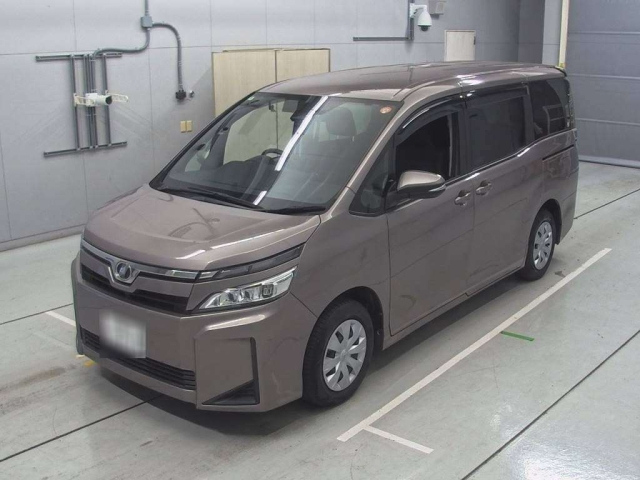 TOYOTA VOXY 2018