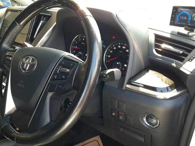 TOYOTA VELLFIRE 2016