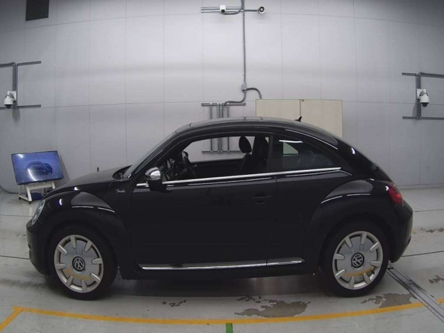 VOLKSWAGEN THE BEETLE 2013