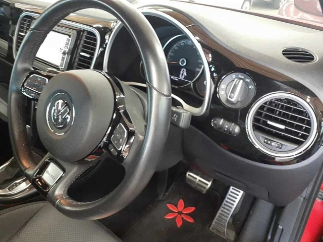 VOLKSWAGEN THE BEETLE 2017